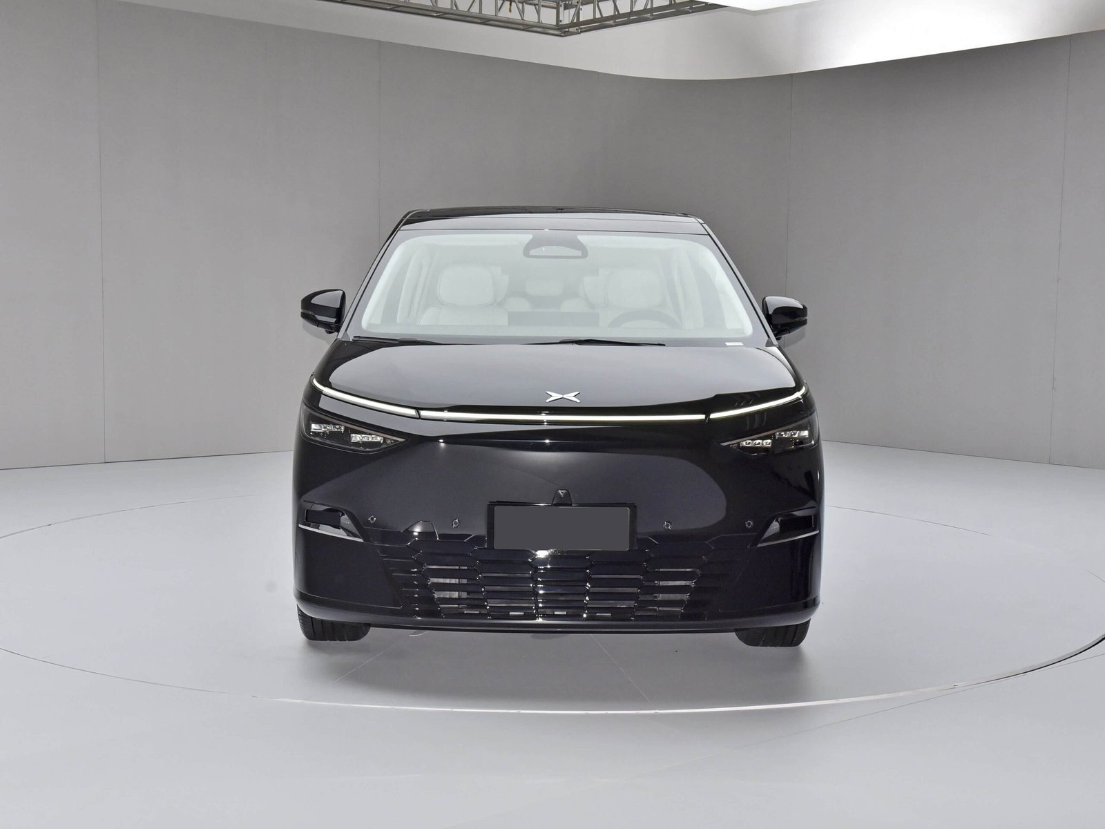 imgi_79_Brand-Xpeng-X9-Fwd-4WD-High-Performance-EV-Cars-New-Energy-Vehicle-7-Seaters-Medium-to- Xpeng X9 High-End Electric Business MPV Exceptional Performance Spacious Interior and Luxury – Ships Worldwide From China | EVOVED - Image 1