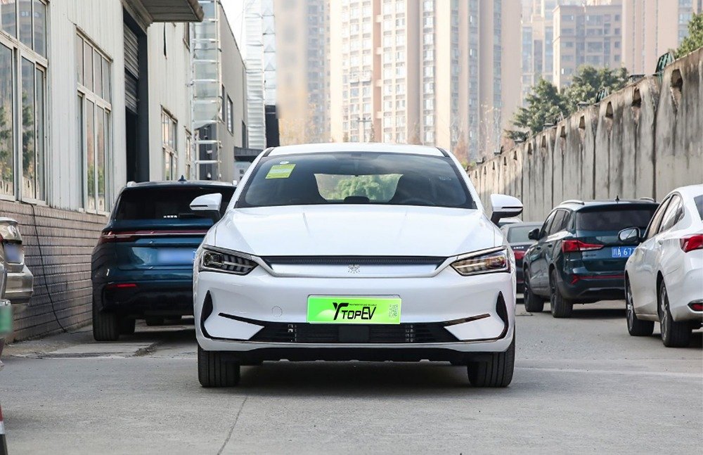 imgi_2_qin 1 Qin PLUS 2026 EV510KM Travel Edition – Ready for Export From China | CHINESE CAR IN EUROPE - Image 1